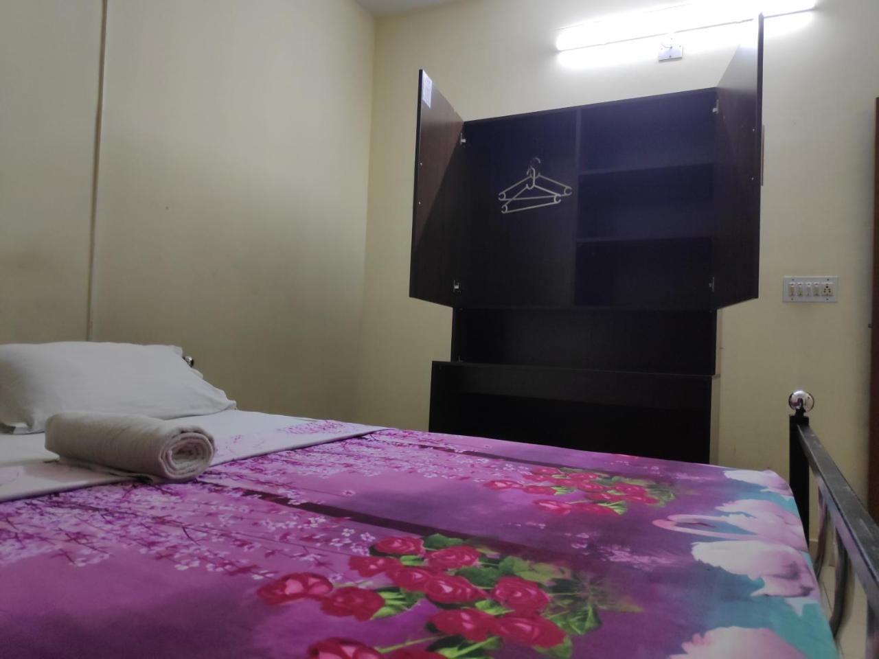 Hotel Silver Space エルナクラム エクステリア 写真